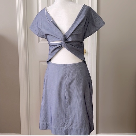 THEORY Seersucker Blue & White Short Sleeve Dress. Underlined. Size 8. Like 🆕 - Picture 6 of 12